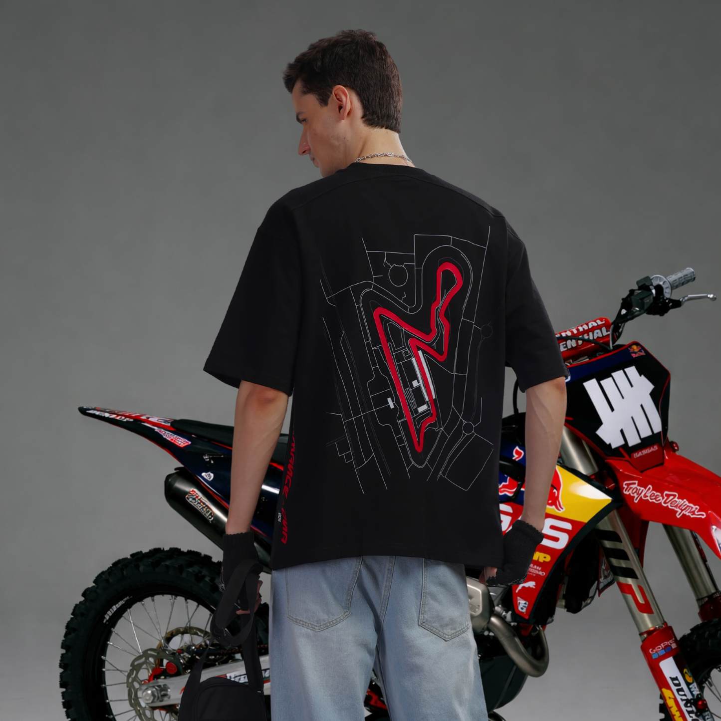Buddh International Circuit Apex Over size Tee