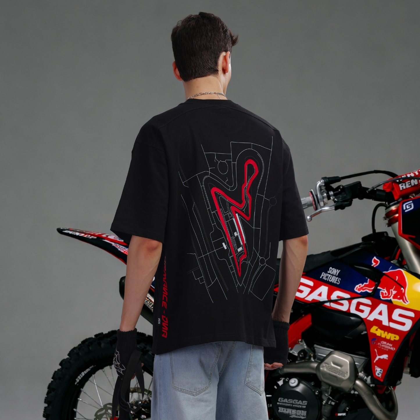 Buddh International Circuit Apex Over size Tee