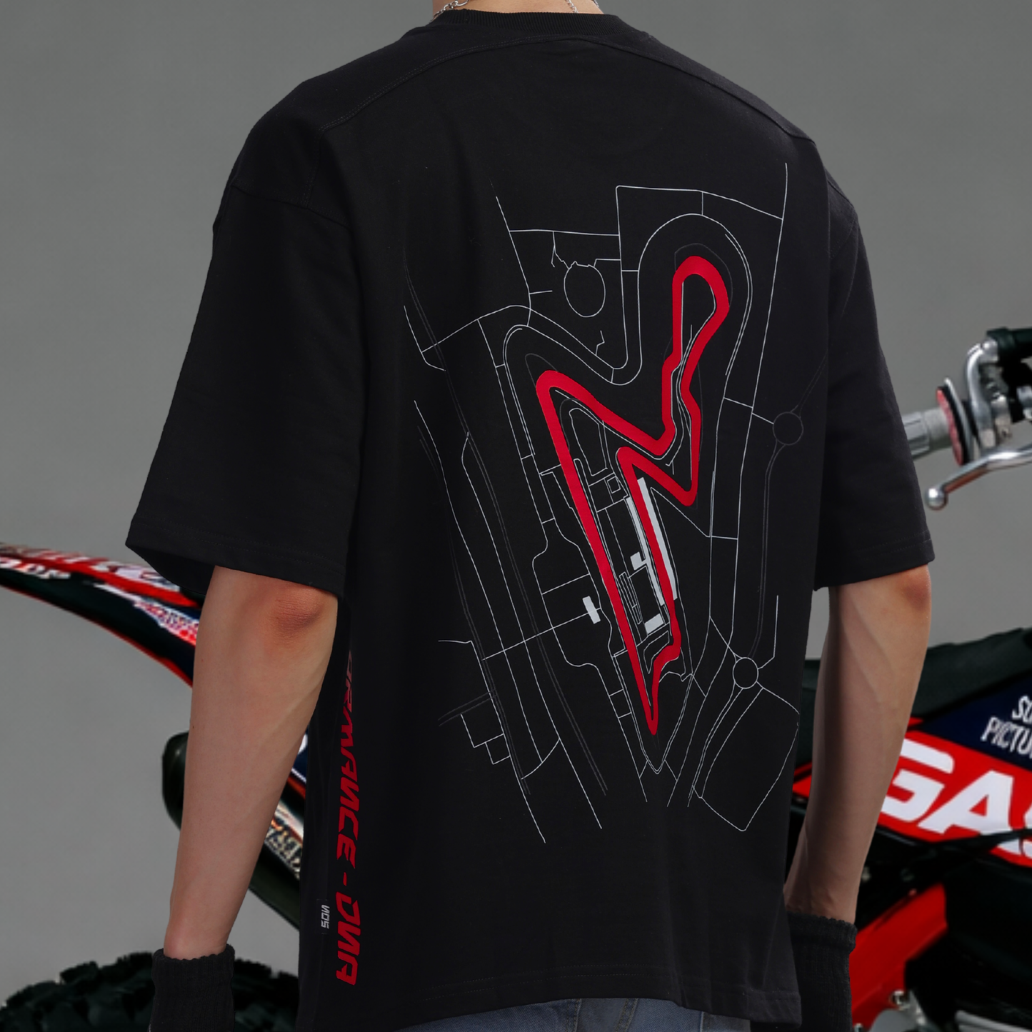 Buddh International Circuit Apex Over size Tee